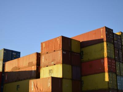Illustration protectionnisme et croissance